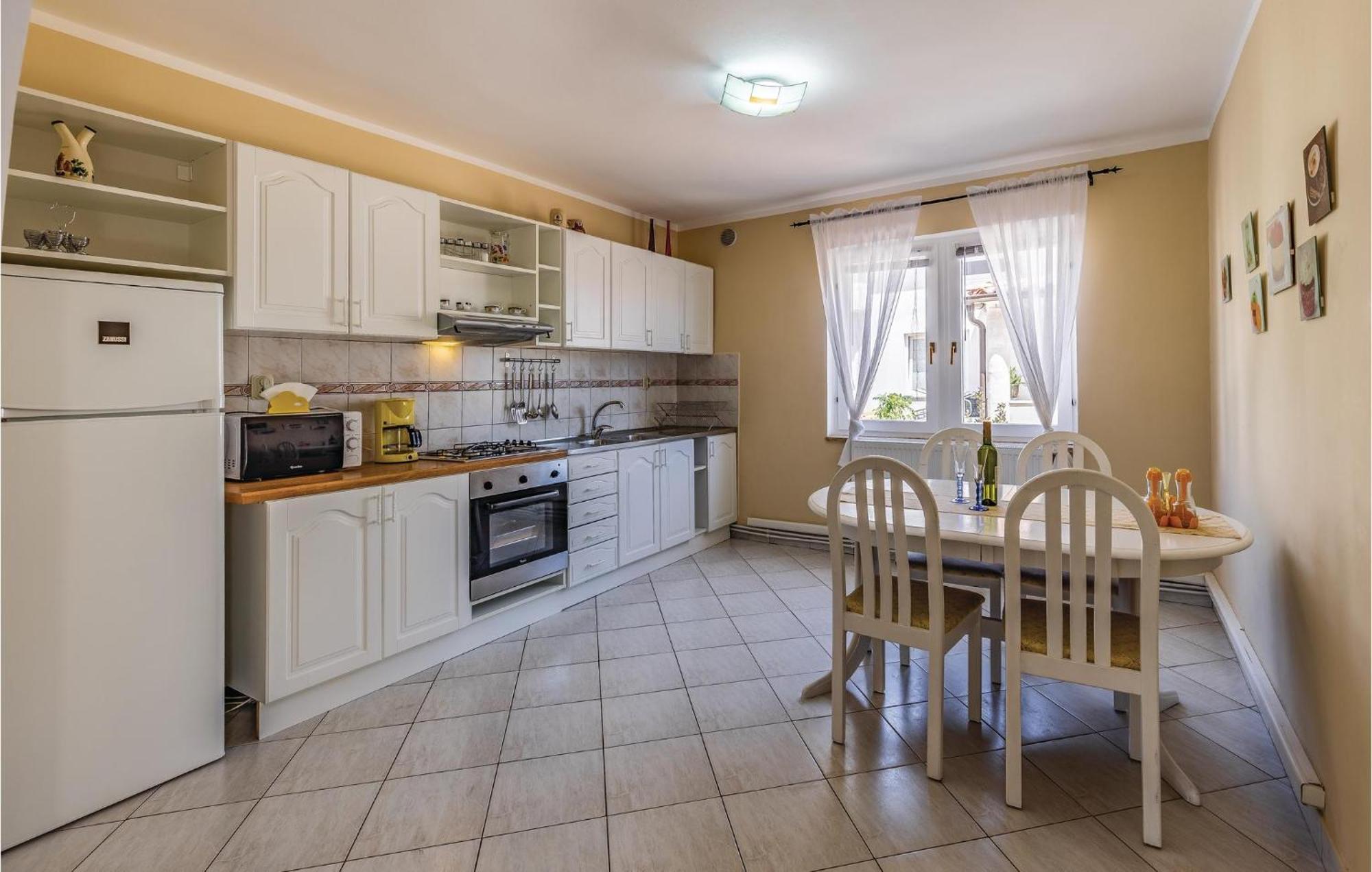 Gorgeous Apartment In Pula With Kitchen Exterior foto